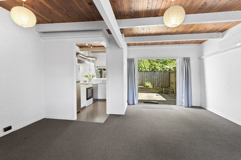 18/10 Pitarua Street, Thorndon, Wellington - Carousel 1