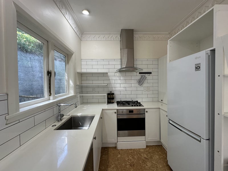 54 Moana Road, Kelburn, Wellington - Carousel 2