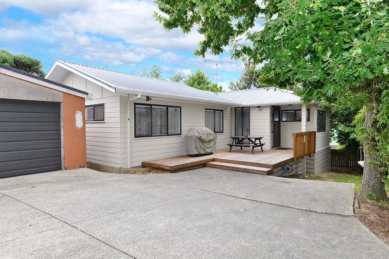 2/73 Athena Drive, Tōtara Vale, Auckland - Carousel 2