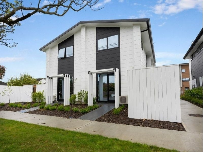 2/324 Oxford Terrace, Avalon, Lower Hutt - Carousel 1