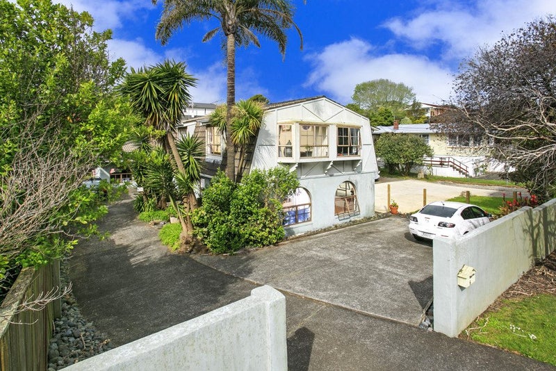 6 Burns Avenue, Takapuna, Auckland - Carousel 1