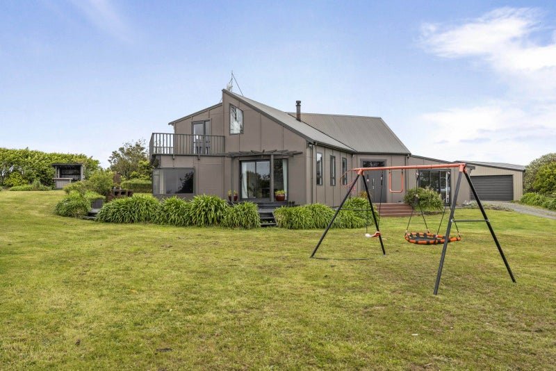 20 Kiri Road, Opunake - Carousel 41