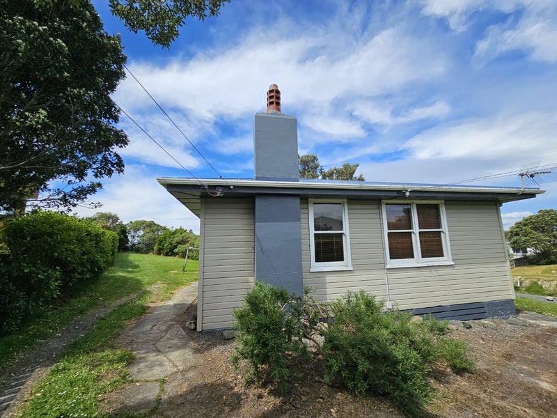 78 Pikarere Street, Titahi Bay, Porirua - Carousel 2