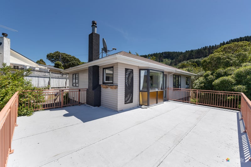 11A Hillary Street, Tawa, Wellington - Carousel 2