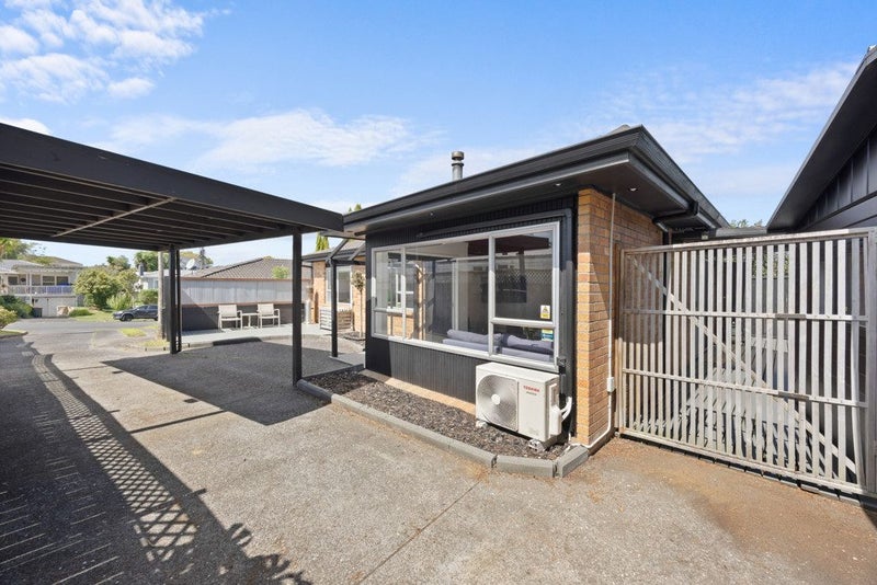 2/15 Rotoiti Avenue, Pakuranga Heights, Auckland - Carousel 1