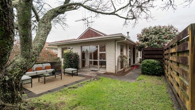 23 Glen Lynne Avenue, Queenwood, Hamilton - Carousel 1