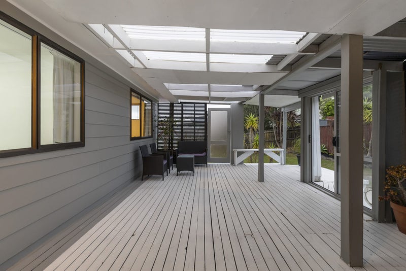 21 Fitzherbert Avenue, West Harbour, Auckland - Carousel 39