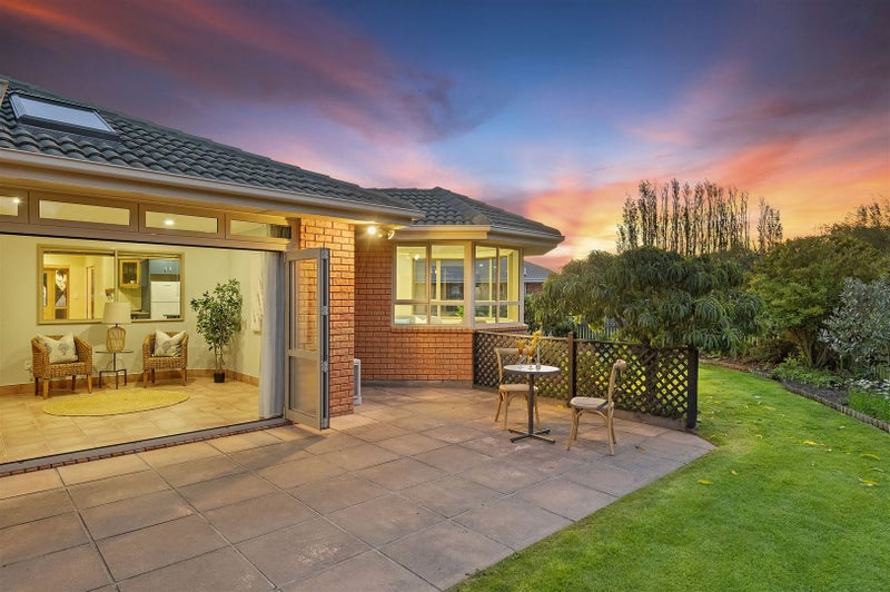 18 Langley Place, Belfast, Christchurch - Carousel 1