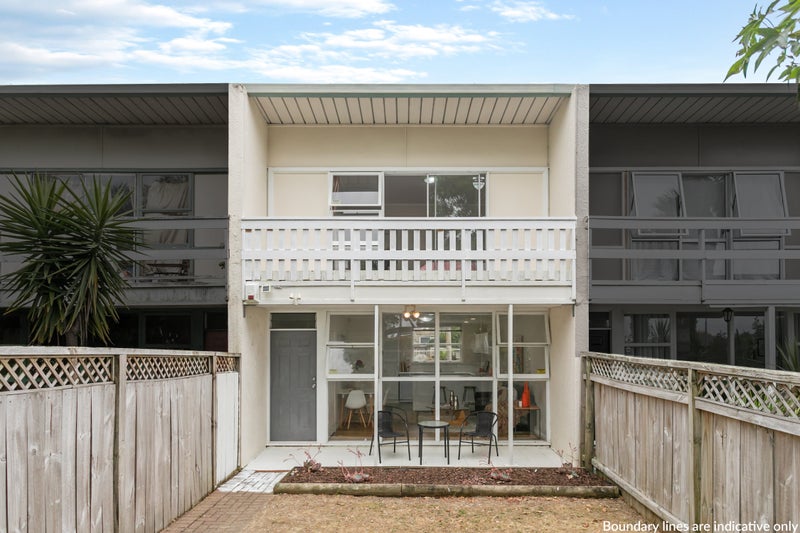 2/2 Strong Street, Saint Johns, Auckland - Carousel 1