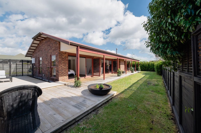 10 Fendalton Drive, Rototuna, Hamilton - Carousel 2