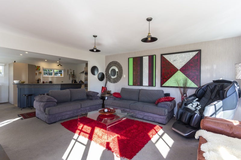 52 Bristol Street, St Albans, Christchurch - Carousel 2