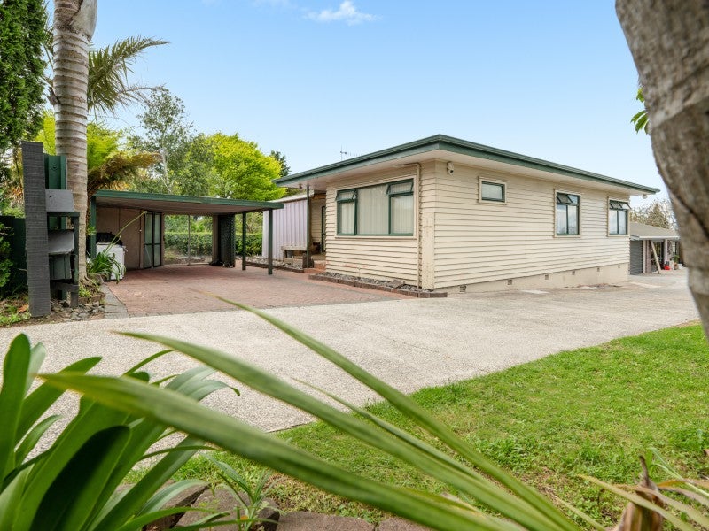 2 CAMBRIDGE ROAD, Judea, Tauranga - Carousel 1