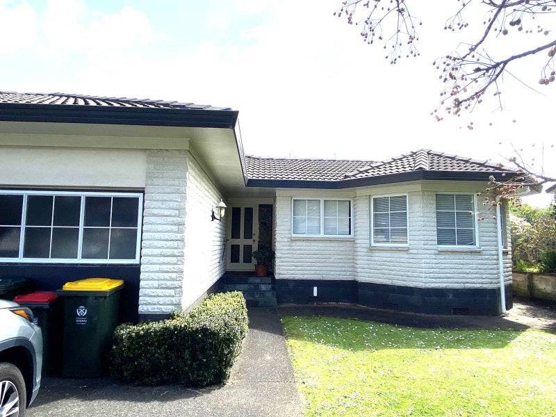 24 Kuripaka Crescent, The Gardens, Auckland - Carousel 1