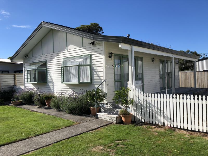 1/25 Tennyson Street, Te Aro, Wellington - Carousel 1