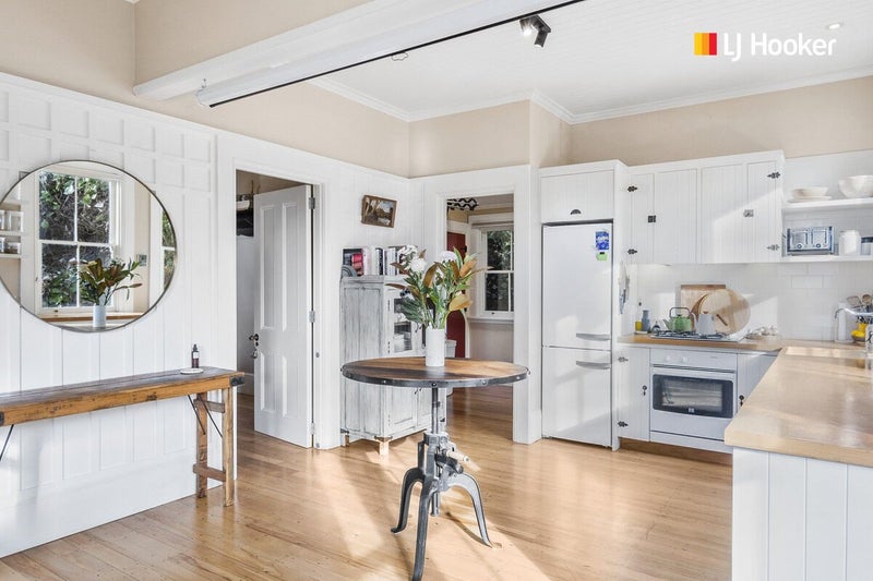 5 Macandrew Road, Careys Bay, Dunedin - Carousel 2