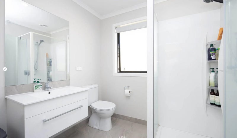 69 Lake Crescent, Hamilton Lake, Hamilton - Carousel 2