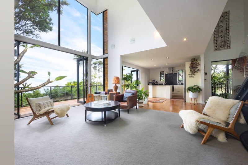 45 Laingholm Drive, Laingholm, Auckland - Carousel 2