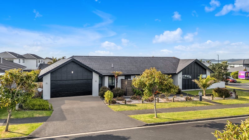 18 Reliance Crescent, Beachlands, Auckland - Carousel 1