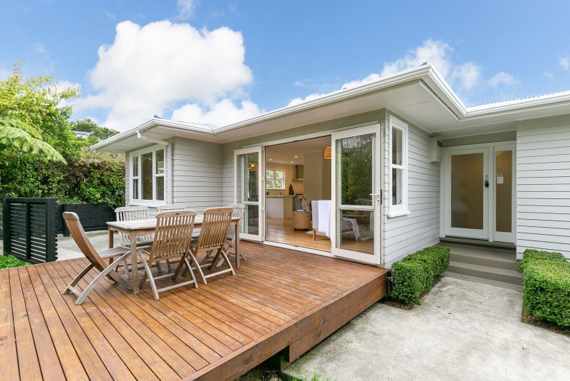 6 Thurleigh Grove, Karori, Wellington - Carousel 2