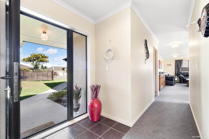2 Mandalay Place, Waiuku, Waiuku - Carousel 2