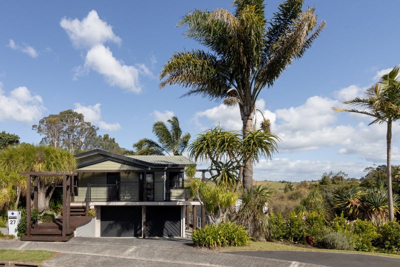 27 Te Arawa Place, Welcome Bay, Tauranga - Carousel 1