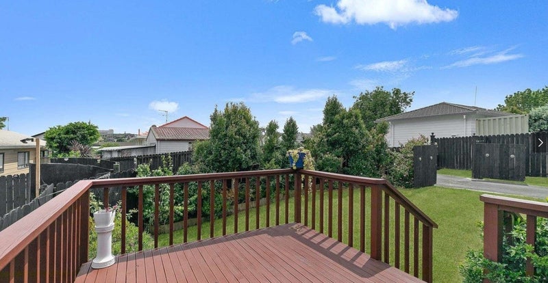 1/8 Kirklow Place, Goodwood Heights, Auckland - Carousel 2