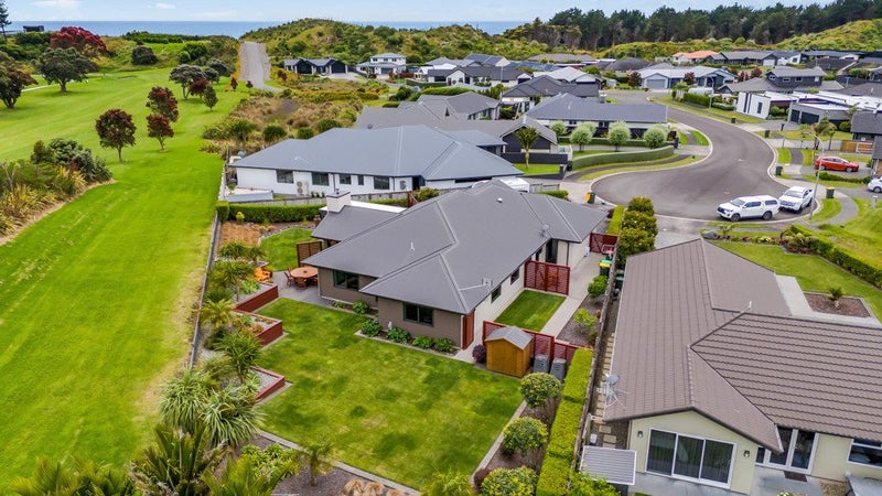 12 Augusta Grove, Waiwhakaiho, New Plymouth - Carousel 2