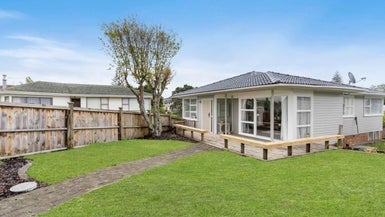 1/15 Manapouri Place, Pakuranga Heights, Auckland - Carousel 1