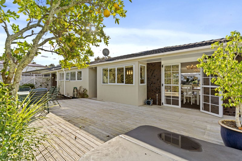 7 Kerry Dell, Cockle Bay, Auckland - Carousel 2