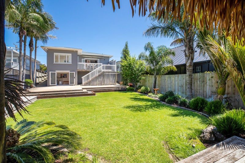 23 Premier Avenue, Point Chevalier, Auckland - Carousel 1