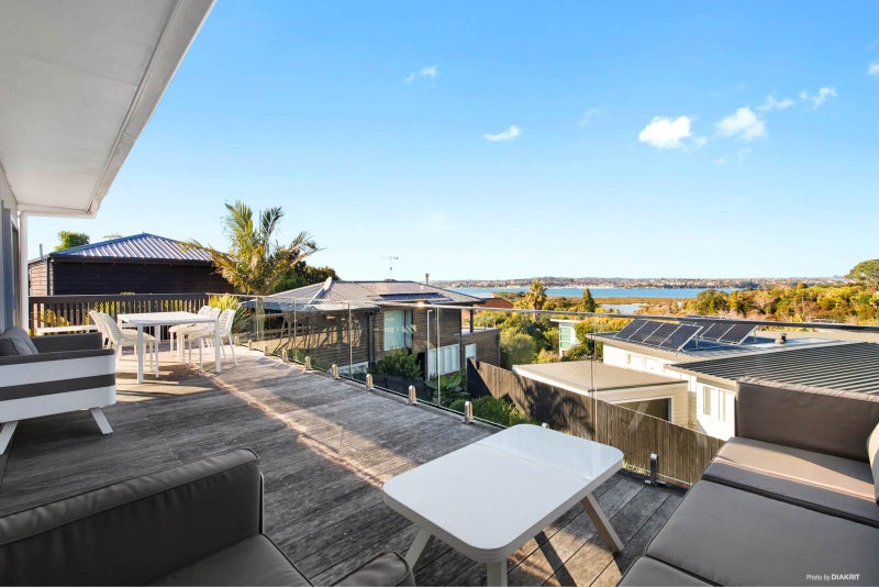 20A Vanessa Crescent, Glendowie, Auckland - Carousel 2