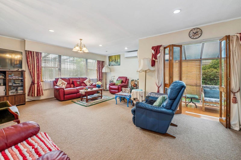 60 Kawaha Point Road, Kawaha Point, Rotorua, Bay Of Plenty - Carousel 2