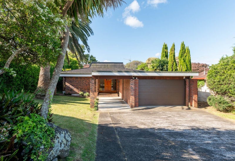 2 Meadway, Sunnyhills, Auckland - Carousel 1