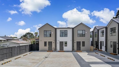 3/47 Beach Road, Te Atatu Peninsula, Auckland - Carousel 1