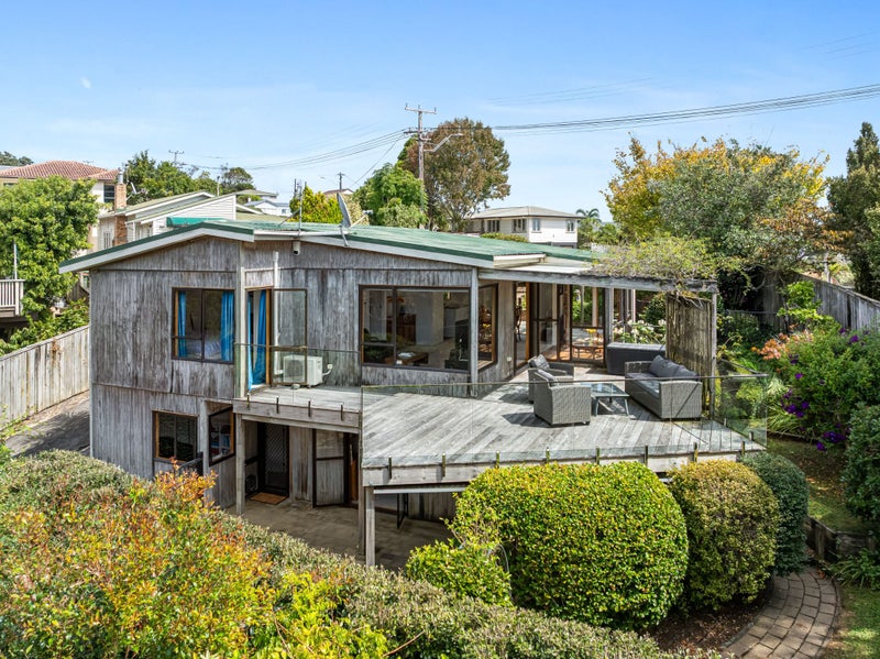 1/16 Arran Road, Browns Bay, Auckland - Carousel 1