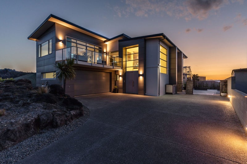 1 Pennine Way, Huntsbury, Christchurch - Carousel 1