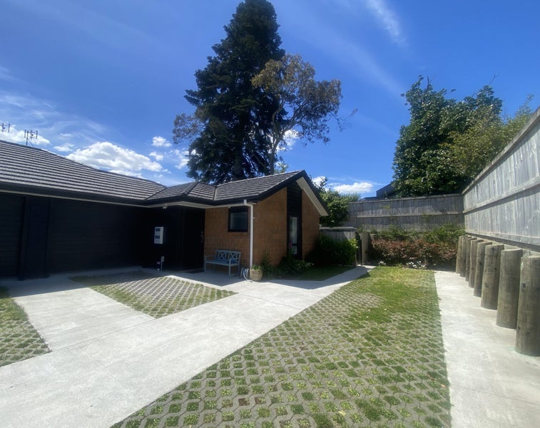 4/15 Alison Street, Hamilton Lake, Hamilton - Carousel 1