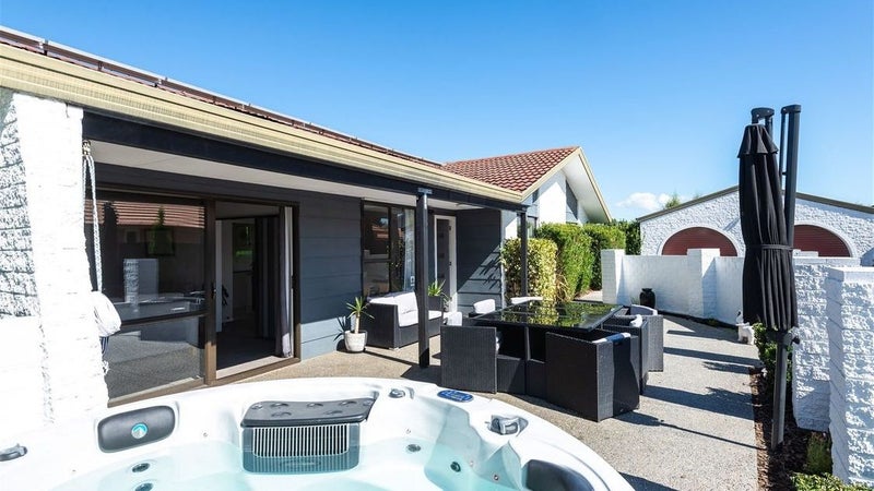 9 Wakelin Place, Redwood, Christchurch - Carousel 1