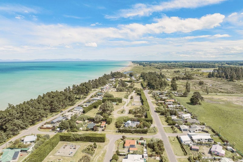 11 Holton Road, Amberley, Amberley - Carousel 18