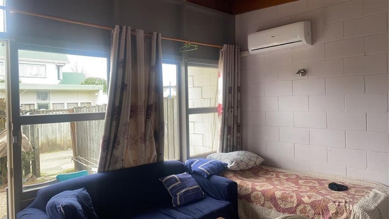 15E Edgecumbe Street, Whitiora, Hamilton - Carousel 9