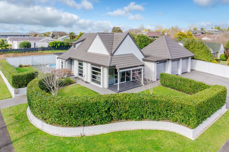 54 Chedworth Avenue, Chedworth, Hamilton - Carousel 1