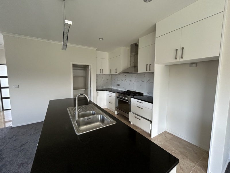 2 Capricorn Place, Rototuna North, Hamilton - Carousel 1