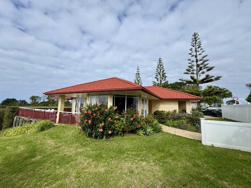 1149 Whangaparaoa Road, Gulf Harbour, Whangaparaoa - Carousel 2