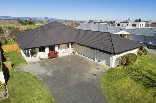 51 Royal Oak Drive, Kelvin Grove, Palmerston North - Carousel 15