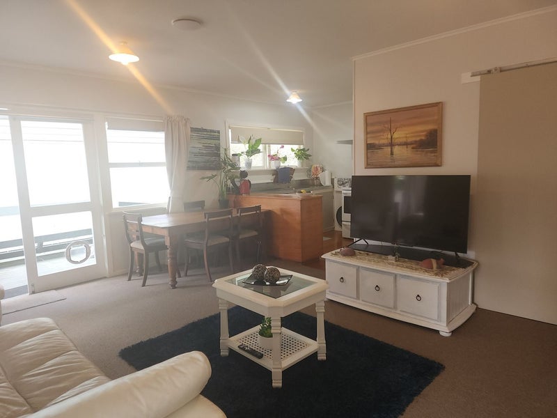 120 The Circle, Manly, Whangaparaoa - Carousel 1