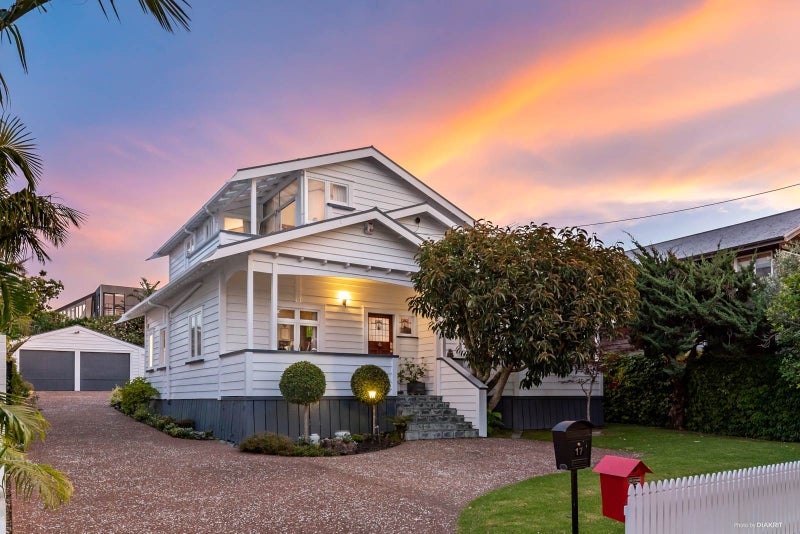 17 Rawene Avenue, Westmere, Auckland - Carousel 1