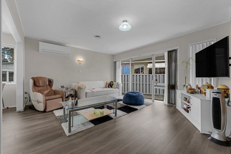 12 Suwyn Place, Weymouth, Auckland - Carousel 2