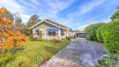 25 Grimseys Road, Redwood, Christchurch - Carousel 1