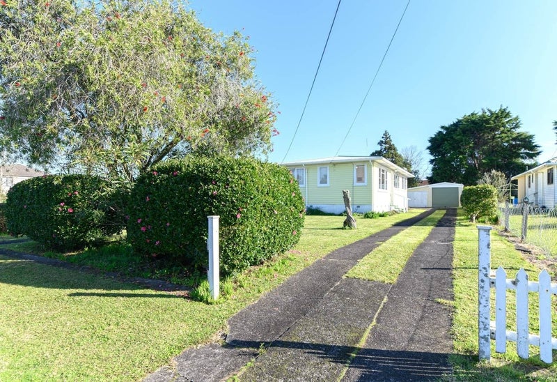 12 Longburn Road, Henderson, Auckland - Carousel 2