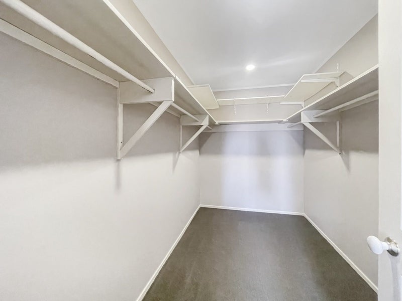 15 Campian Place, Golflands, Auckland - Carousel 17